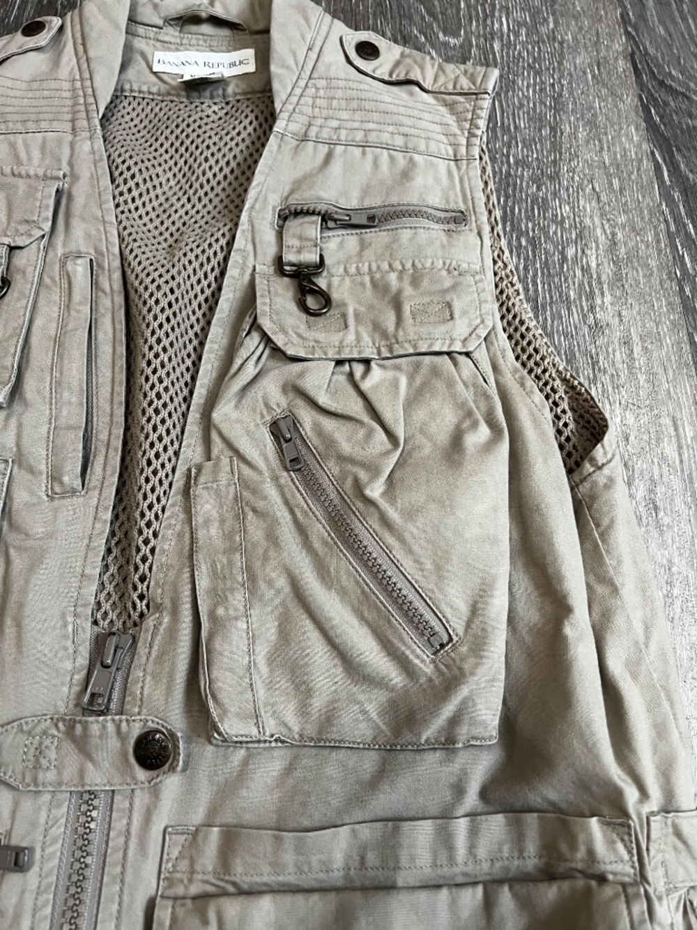 Vintage Banana Republic Vented Safari Fishing Vest Men's XS (Fits Medium) Cargo - Picture 4 of 16